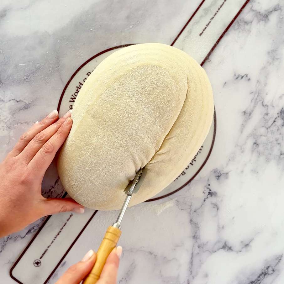 Silicone bread mat for sourdough dutch oven